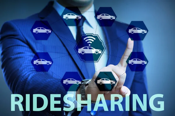 Empresario en concepto de carpooling y carsharing —  Fotos de Stock