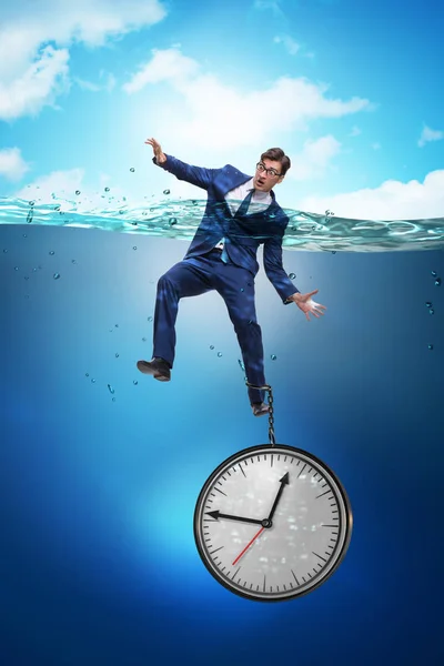 Affärsman i tidsfristen och time management koncept — Stockfoto