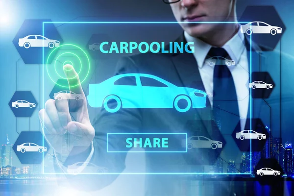 Empresário no conceito de carpooling e carsharing — Fotografia de Stock