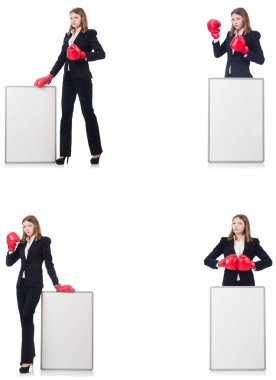 Beyaz tahtası boş kadın boksör 