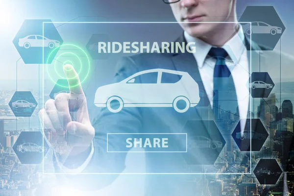 Empresario en concepto de carpooling y carsharing —  Fotos de Stock