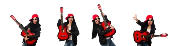 Femme jouant de la guitare isolée sur blanc — Photo