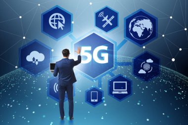 5g Internet kavramı düğmelere basarak işadamı ile
