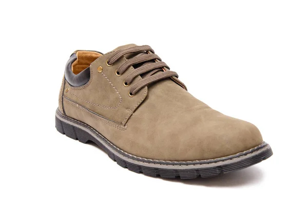 Zapatos de gamuza marrón aislados sobre fondo blanco — Foto de Stock