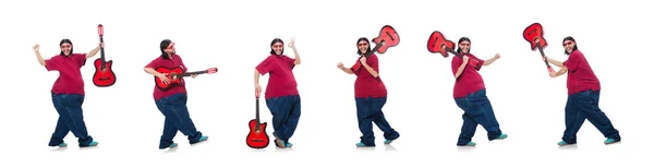 Fat man met gitaar geïsoleerd op wit — Stockfoto