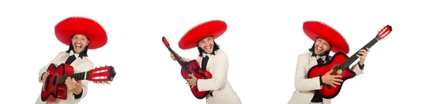 Funny mexicano en traje sosteniendo la guitarra aislado en blanco — Foto de Stock