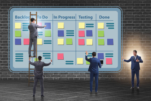 Бизнесмен в гибких методов концепции
