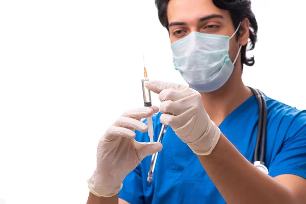 Jovem médico bonito isolado no branco — Fotografia de Stock