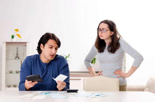 Young couple in budget planning concept — Stock Photo, Image