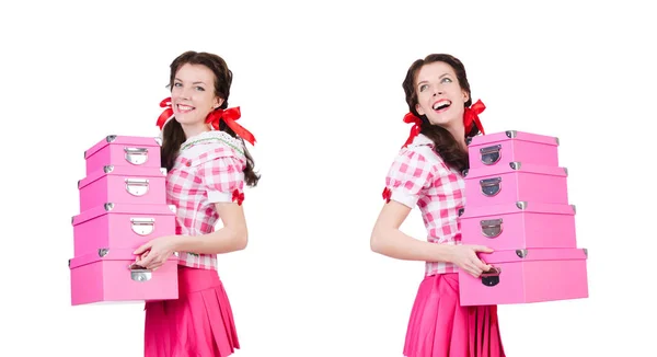 Jeune femme avec des boîtes de rangement sur blanc — Photo