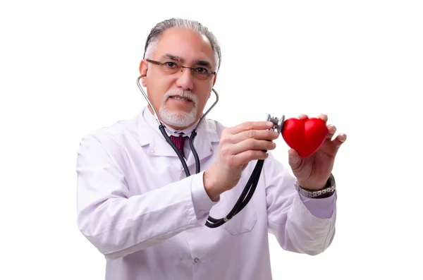 Viejo médico masculino aislado en blanco — Foto de Stock