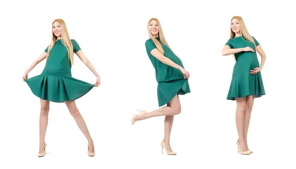 Vackra gravid kvinna i grön klänning isolerad på vit — Stockfoto