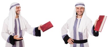 Arap adam beyaz izole Kur'an ile