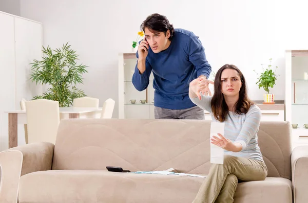 Young couple in budget planning concept — Stock Photo, Image