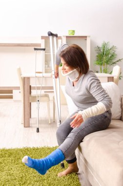 Araba kaza evde şikayetinden sonra kadın