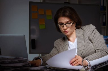 Kadın işçilerin aşırı işten acı