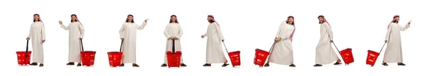 Άραβας κάνει ψώνια απομονωμένος στα λευκά. — Φωτογραφία Αρχείου