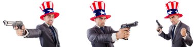 Adam Amerikan şapka ve tabanca 