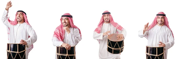 Homme arabe avec tambour isolé sur blanc — Photo