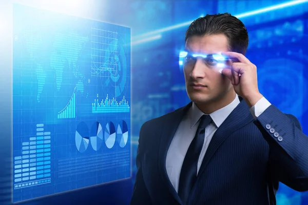 Uomo d'affari nel concetto di trading virtuale — Foto Stock
