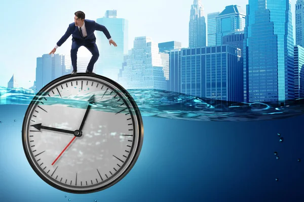 期限や時間管理概念のビジネスマン — ストック写真