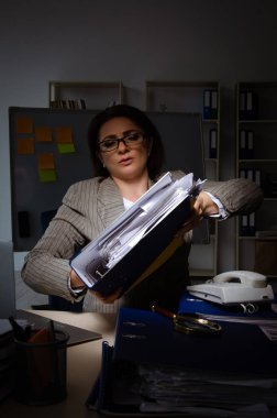 Kadın işçilerin aşırı işten acı   