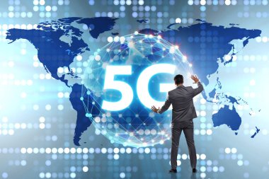 5g Internet kavramı düğmelere basarak işadamı ile