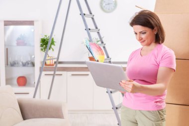 Kadın düz yenileme için renk seçme 