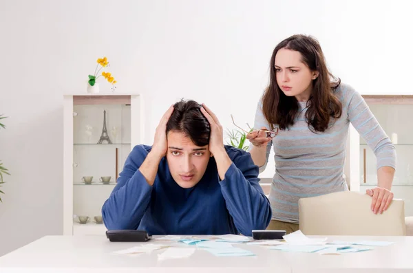 Young couple in budget planning concept — Stock Photo, Image