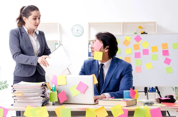 Two colleagues employees working in the office — Stock Photo, Image