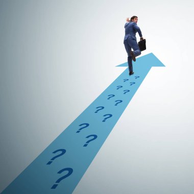 Soru patika üzerinde çekip işadamı