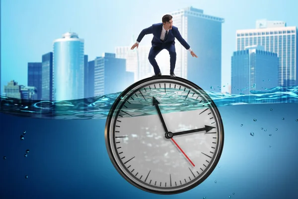 Affärsman i tidsfristen och time management koncept — Stockfoto