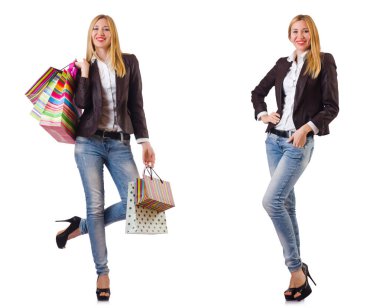 güzel bir kadın ile alışveriş torbaları üzerinde beyaz izole