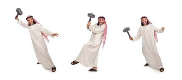 Злий арабський чоловік з молотком ізольовано на білому — стокове фото