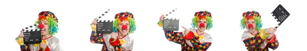 Clown med filmen clapper isolerad på vit — Stockfoto