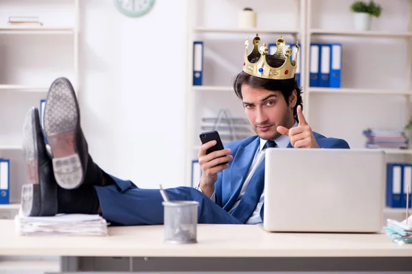 Young king businessman working in the office — Stock Photo, Image