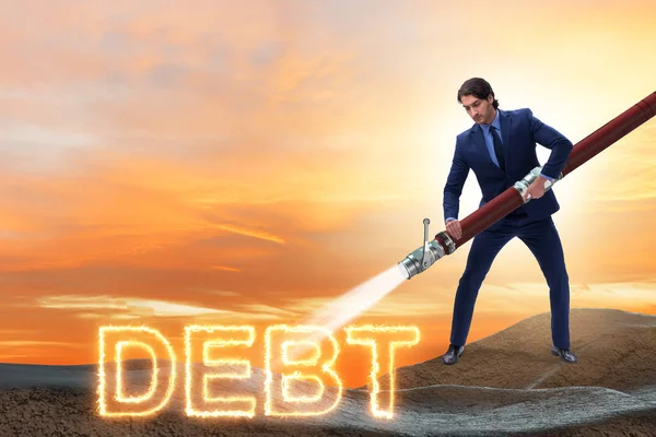 Uomo d'affari pagare i suoi debiti e prestiti — Foto Stock