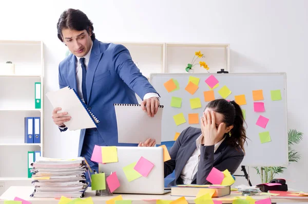 Two colleagues employees working in the office — Stock Photo, Image