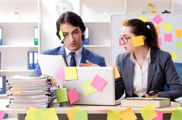 Two colleagues employees working in the office — Stock Photo, Image
