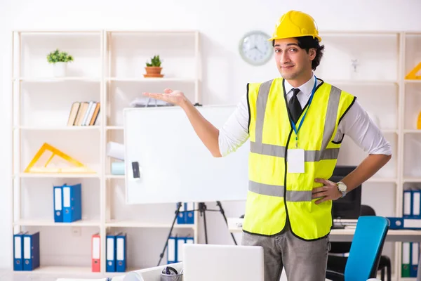 Male construction engineer working in the office — Stock Photo, Image