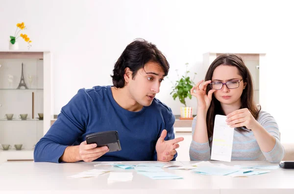 Young couple in budget planning concept — Stock Photo, Image