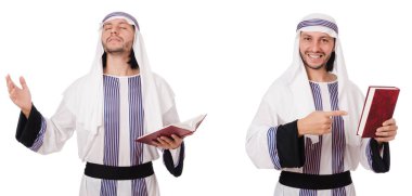 Arap adam beyaz izole Kur'an ile