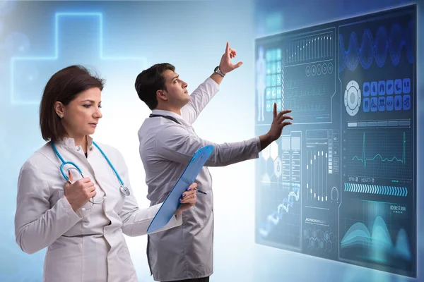 Doctors in future telemedicine concept — Stock Photo, Image