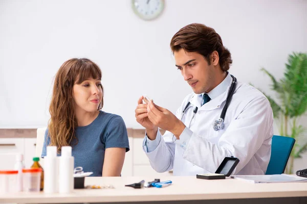 Patient with hearing problem visiting doctor otorhinolaryngologi