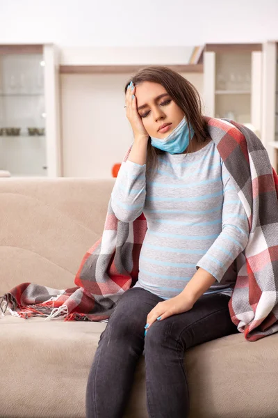 Sick pregnant woman suffering at home — Stock Photo, Image