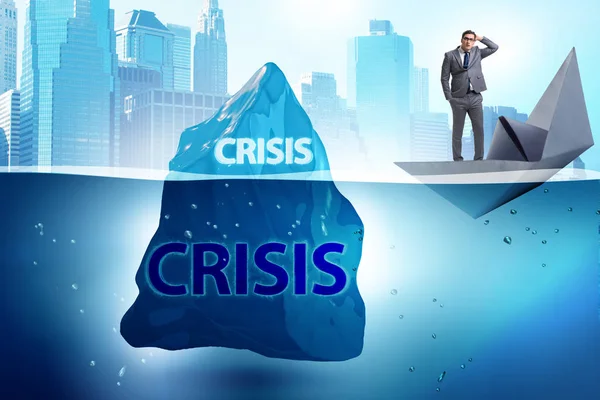 Concepto de crisis con empresario en iceberg —  Fotos de Stock