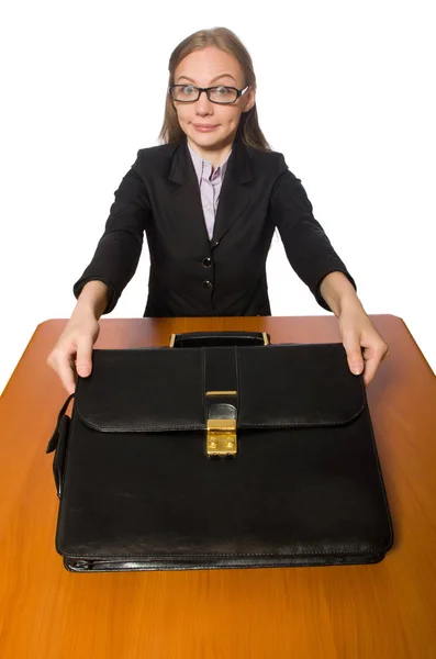 Employée assise à une longue table isolée sur du blanc — Photo