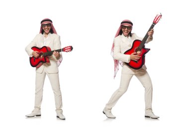 Beyaz gitarlı bir Arap.