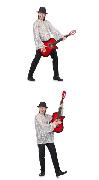 Junger Mann mit Gitarre isoliert auf weißem Grund — Stockfoto
