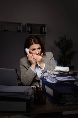 Kadın işçilerin aşırı işten acı   
